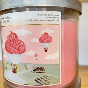 Bath & Body Works Pink Petal Tea Cake Candle